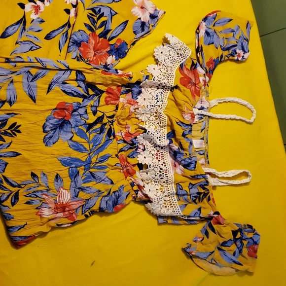 No Boundaries - Tropical Print Yellow Off-The-Shoulder Maxi Dress w/ Slit - Picture 12 of 12